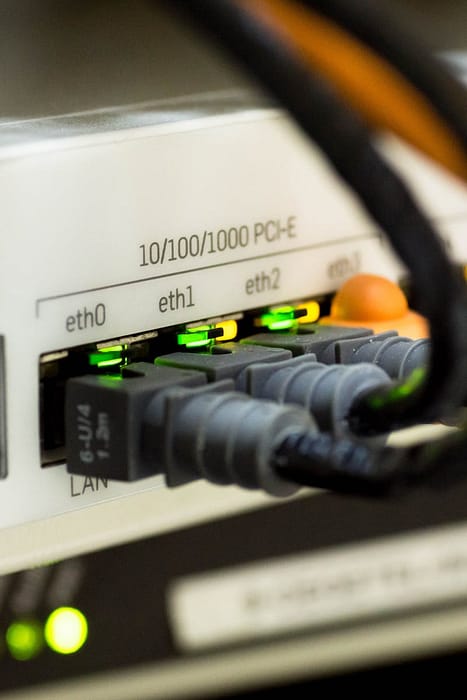 network-cable-ethernet-computer-159304-159304 White Switch Hub Turned on